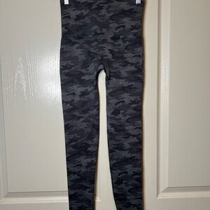 SPANX Gray Camouflage Leggings